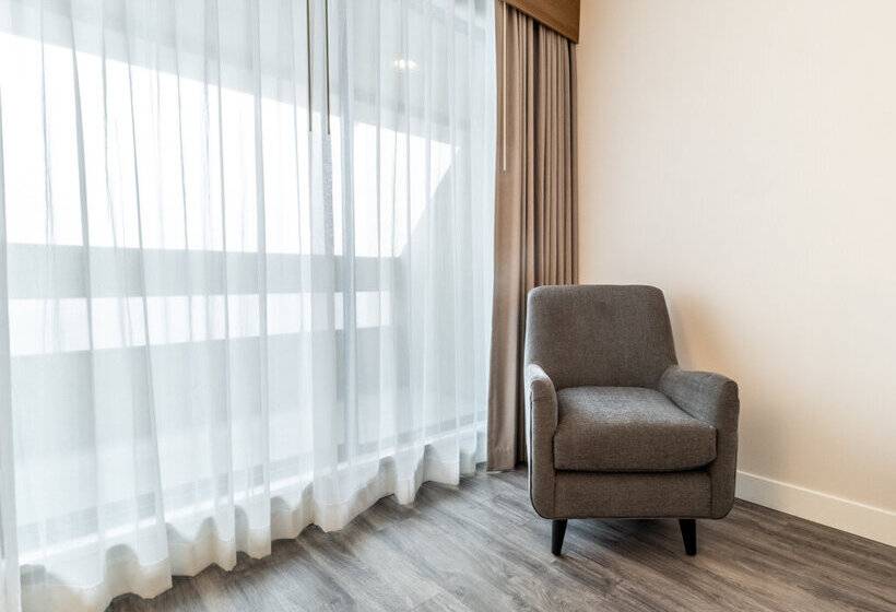 Atrium Hotel Vancouver