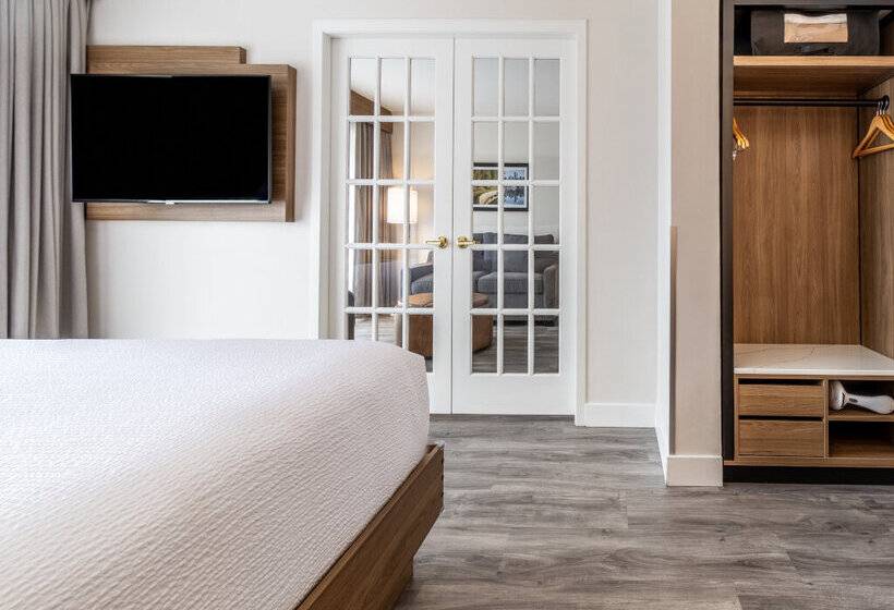 Atrium Hotel Vancouver