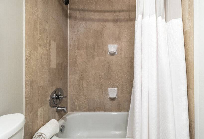 Atrium Hotel Vancouver