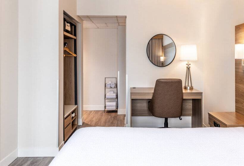 Atrium Hotel Vancouver