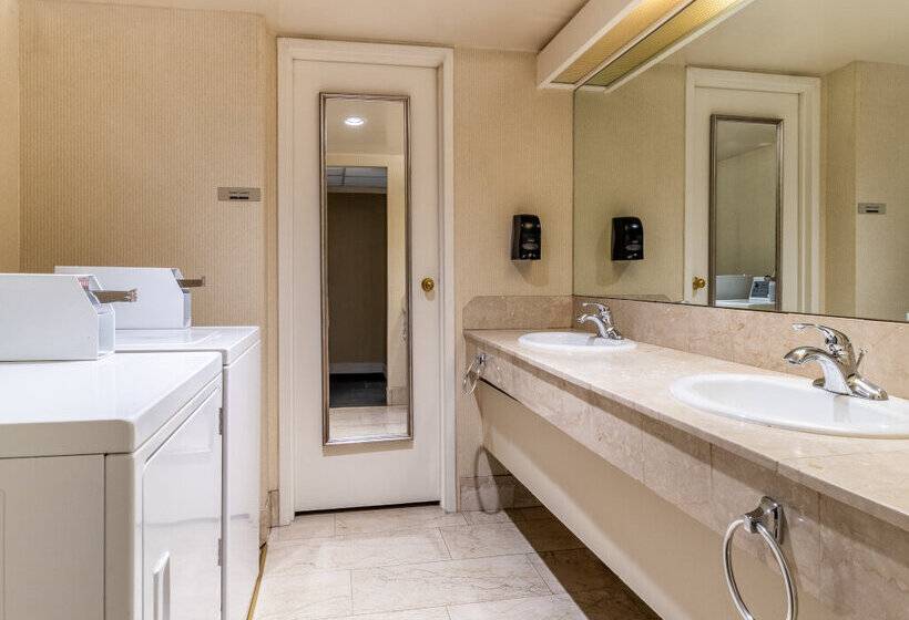 Atrium Hotel Vancouver