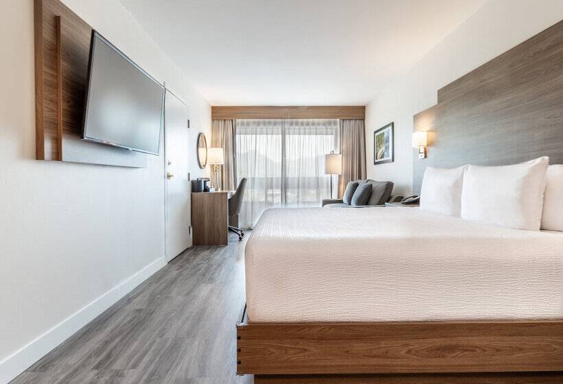 Atrium Hotel Vancouver