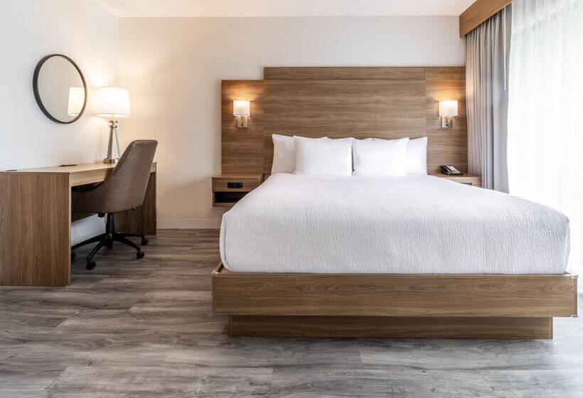 Atrium Hotel Vancouver