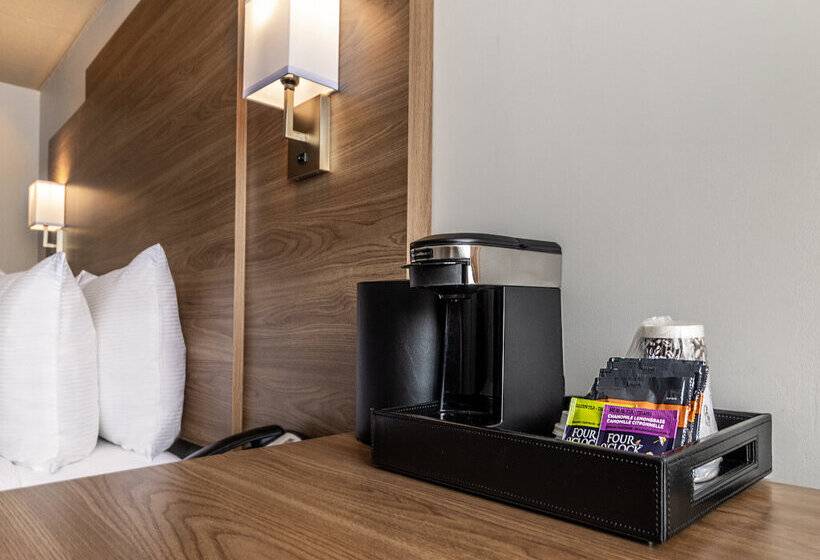 Atrium Hotel Vancouver
