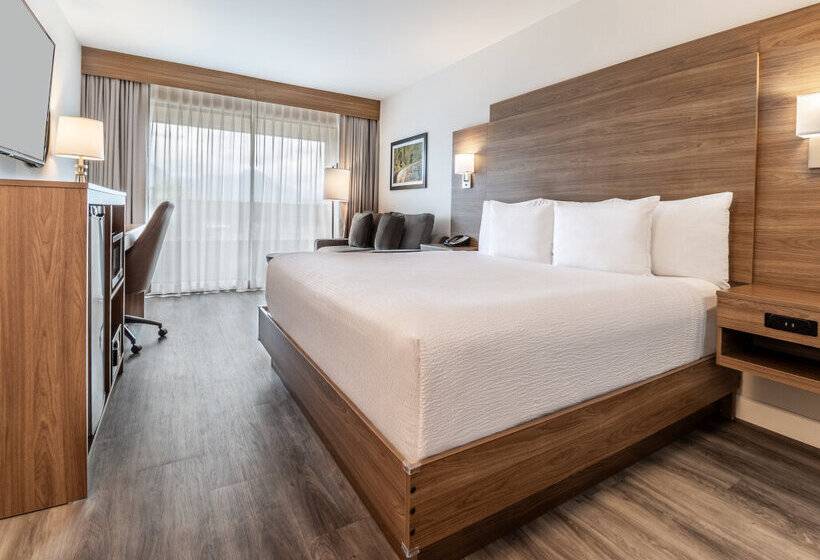 Atrium Hotel Vancouver