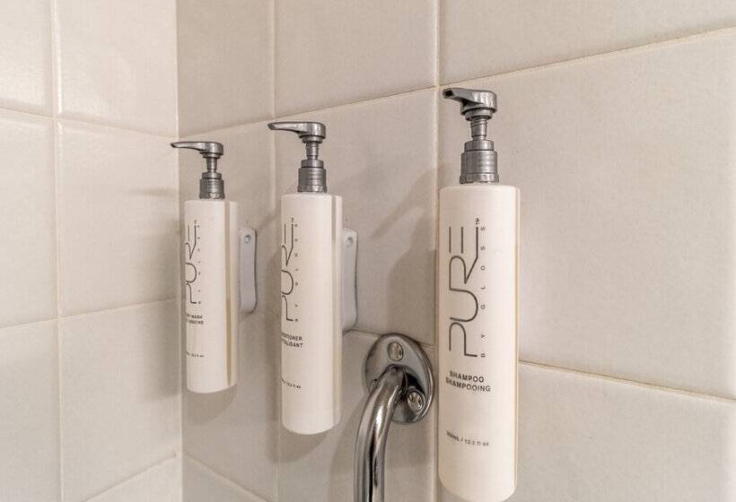 Atrium Hotel Vancouver