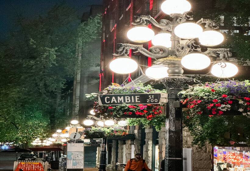 Atrium Hotel Vancouver