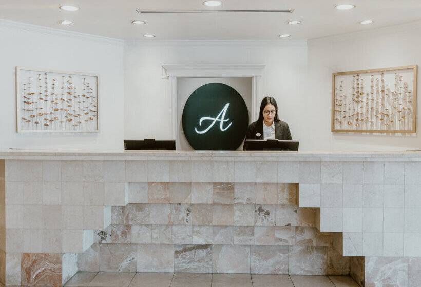 Atrium Hotel Vancouver