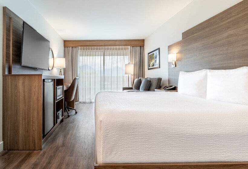 Atrium Hotel Vancouver