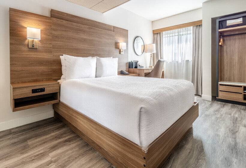 Atrium Hotel Vancouver