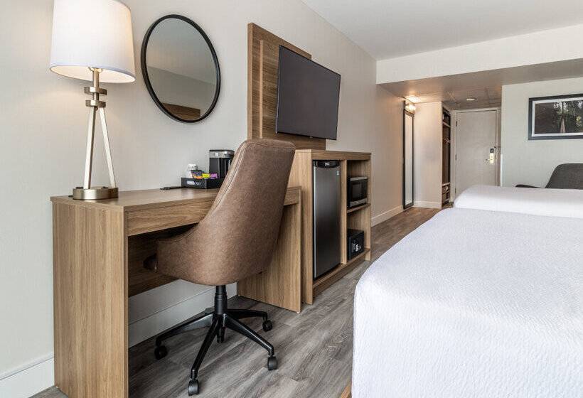 Atrium Hotel Vancouver