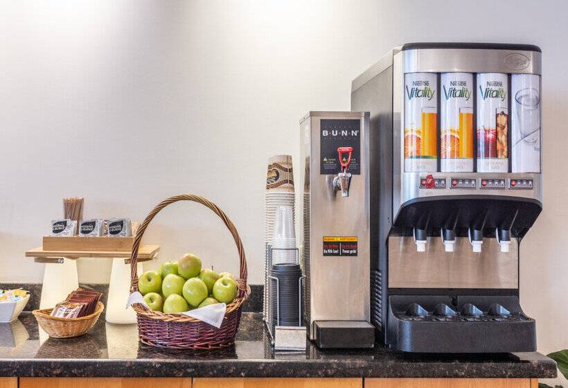 Atrium Hotel Vancouver