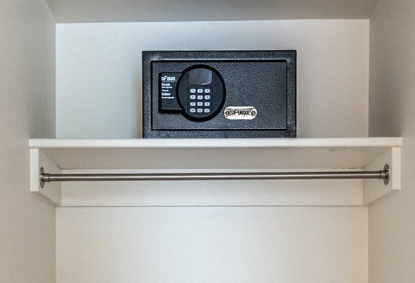 Atrium Hotel Vancouver