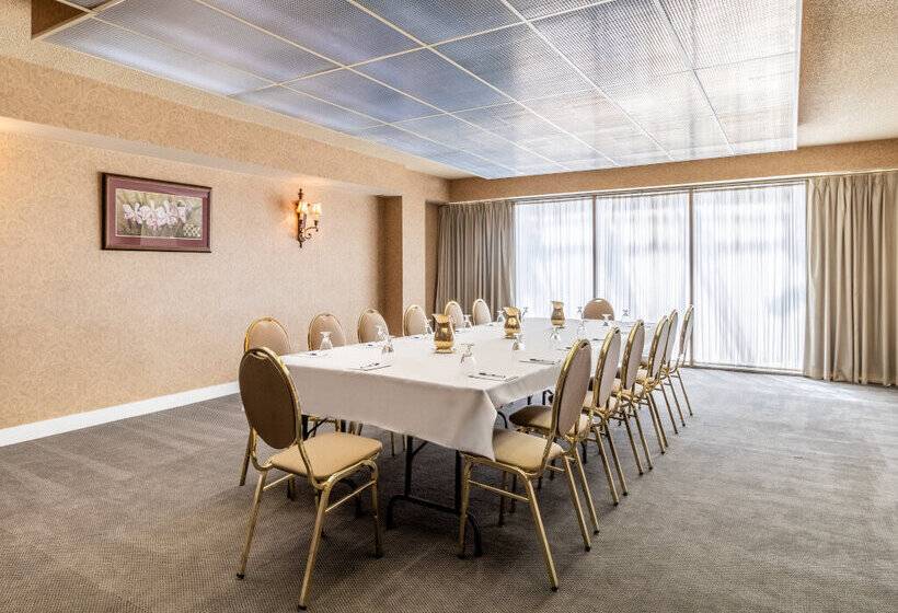 Atrium Hotel Vancouver