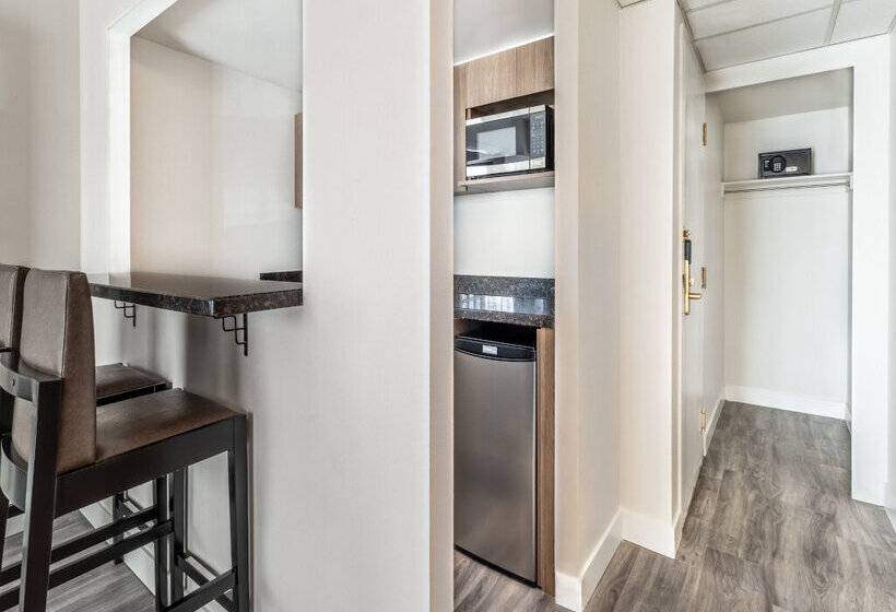 Atrium Hotel Vancouver