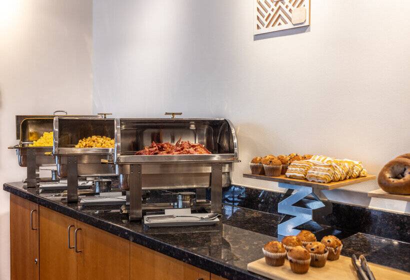 Atrium Hotel Vancouver