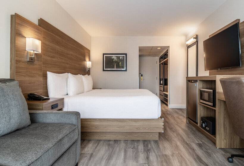 Atrium Hotel Vancouver