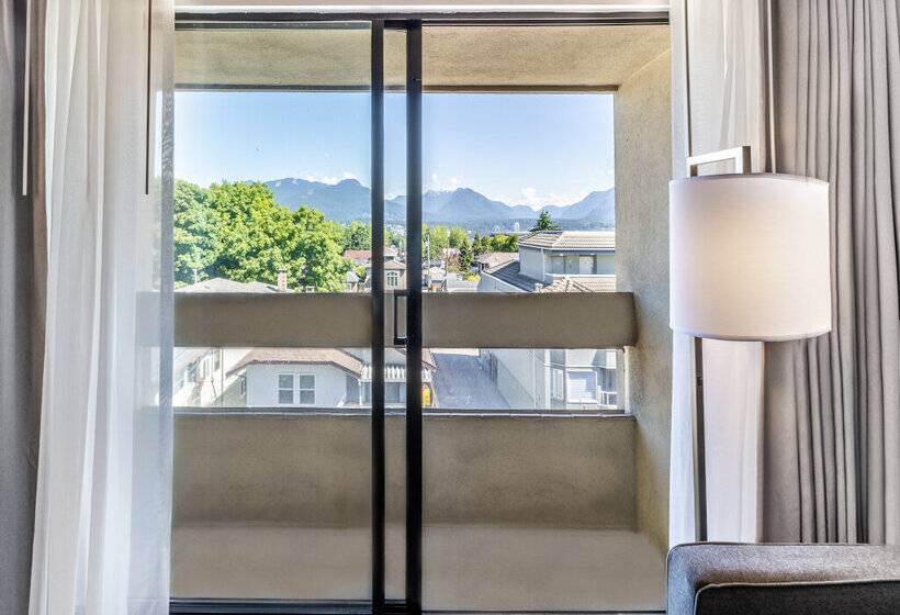 Atrium Hotel Vancouver