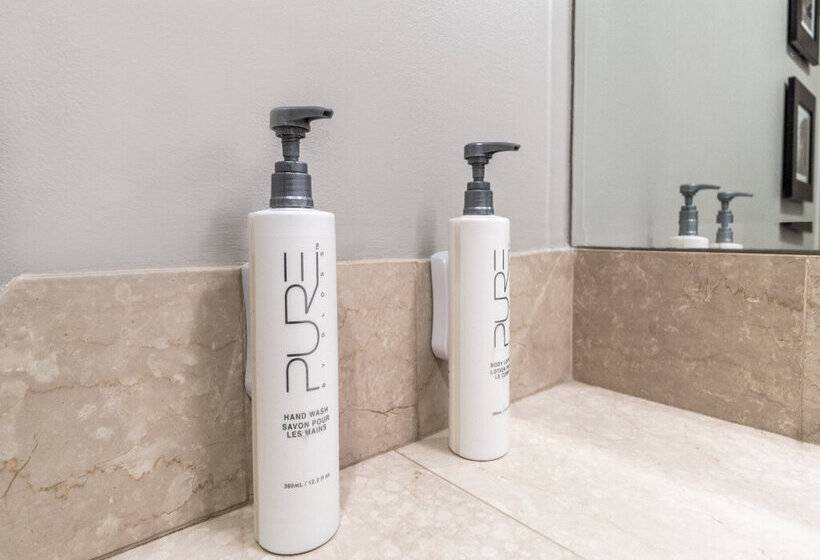 Atrium Hotel Vancouver