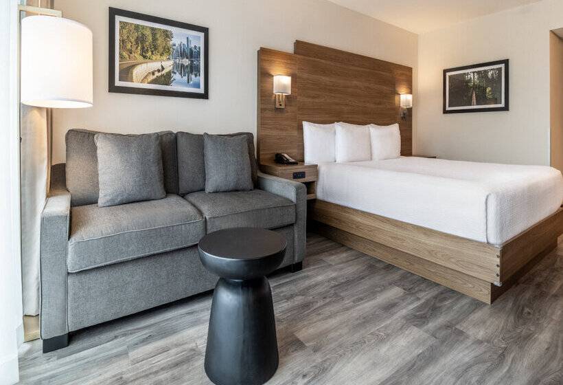 Atrium Hotel Vancouver