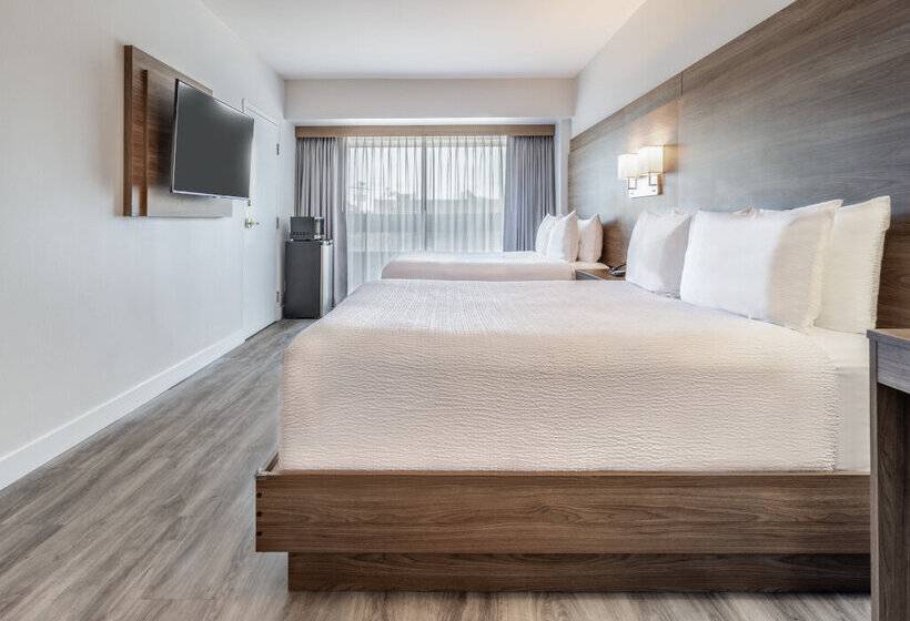 Atrium Hotel Vancouver