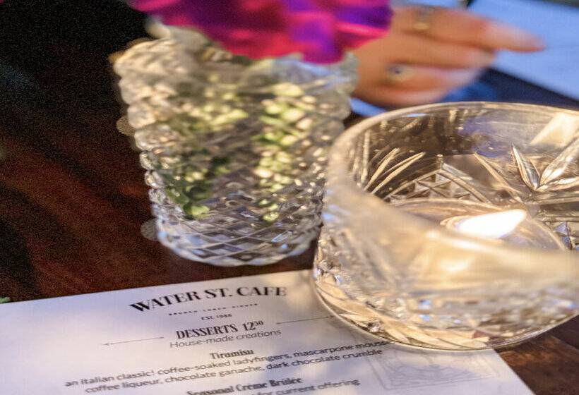 Atrium Hotel Vancouver