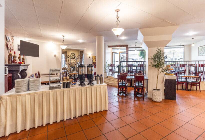 Atrium Hotel Vancouver