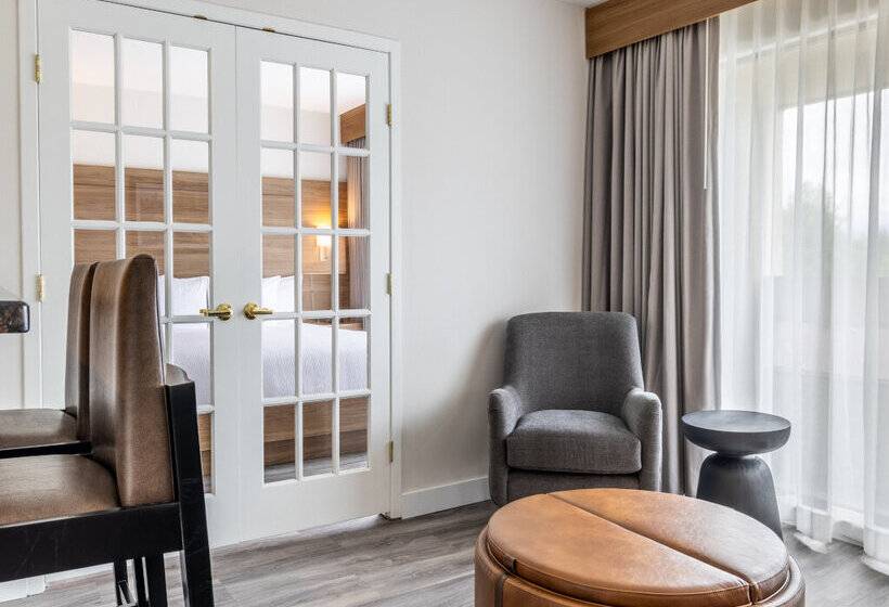 Atrium Hotel Vancouver