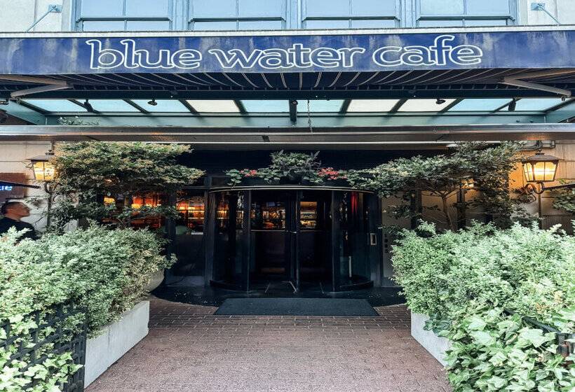 Atrium Hotel Vancouver