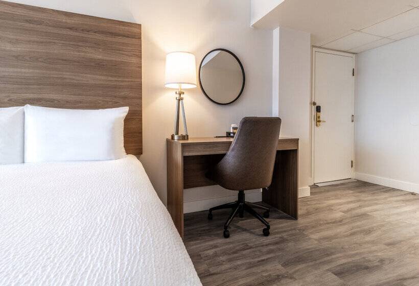 Atrium Hotel Vancouver