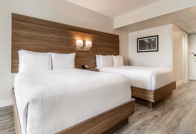 Atrium Hotel Vancouver