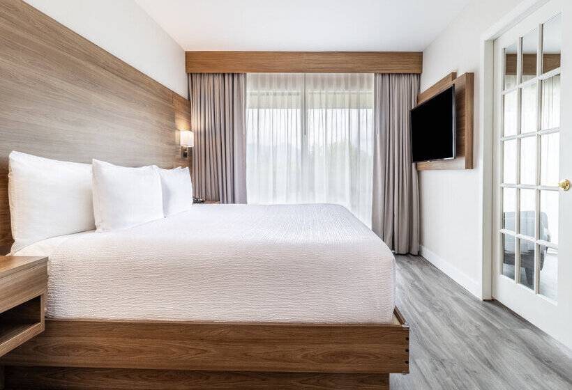 Atrium Hotel Vancouver