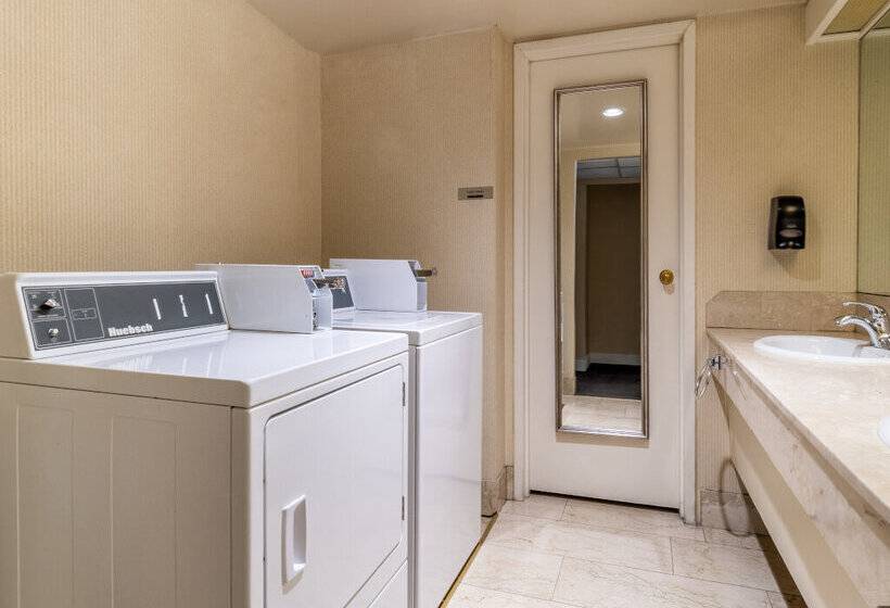 Atrium Hotel Vancouver