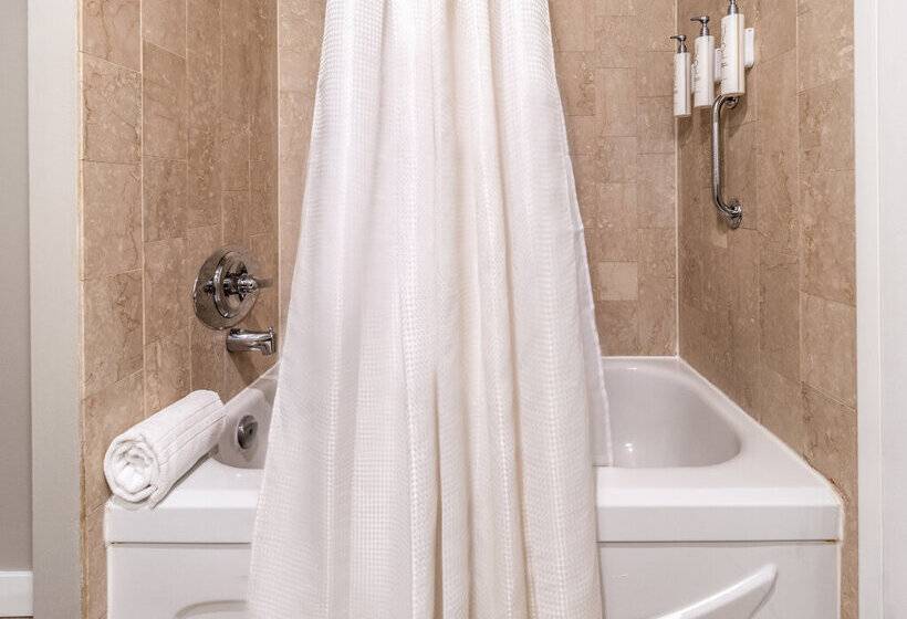 Atrium Hotel Vancouver