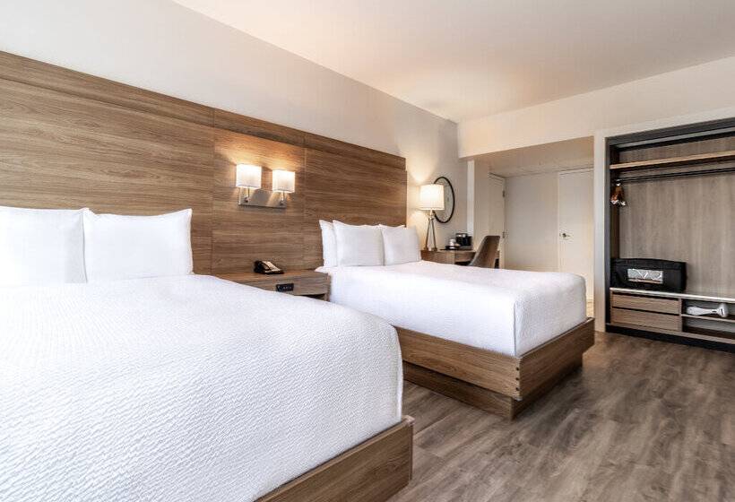 Atrium Hotel Vancouver