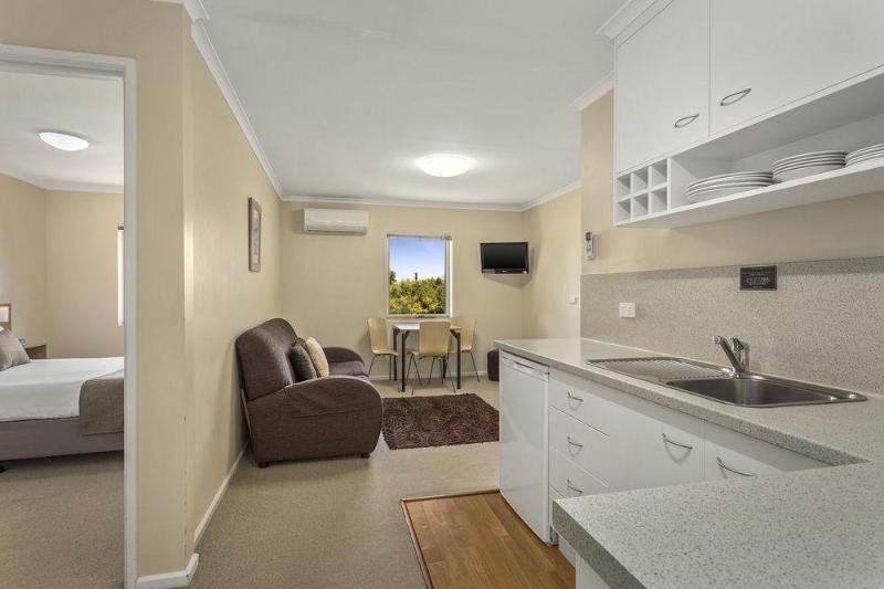 Elphin Serviced Apartments