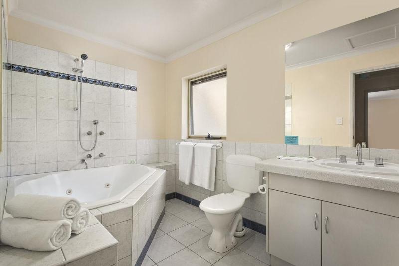 Elphin Serviced Apartments