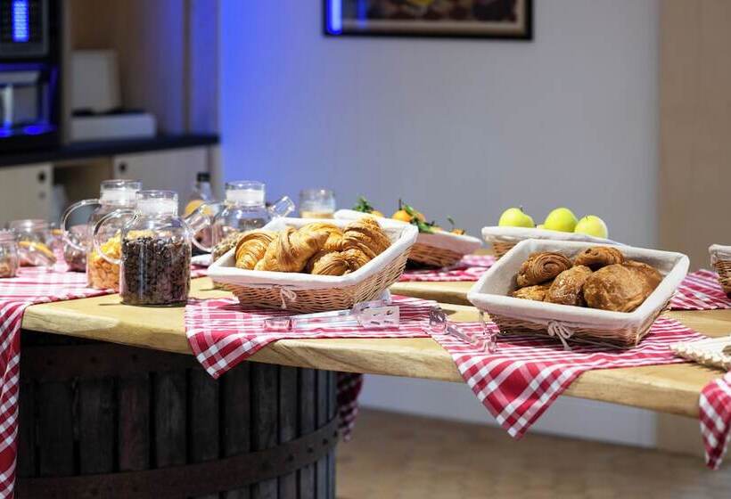 Greet Hotel Chatellerault