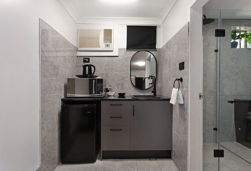 בית מלון כפרי Alabaster Motor Inn