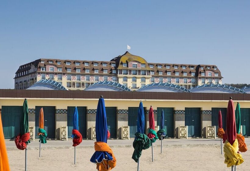 ホテル Barriere Le Royal Deauville