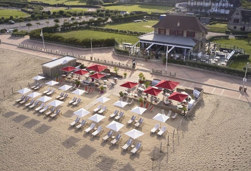 ホテル Barriere Le Royal Deauville