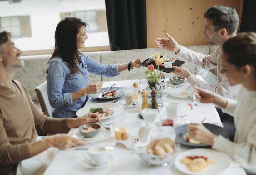 هتل Bergland Design  Und Wellness