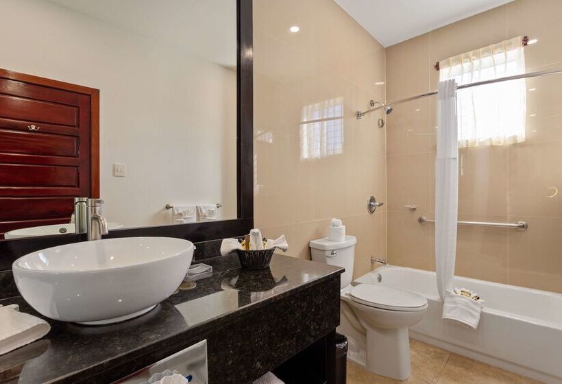 호텔 Best Western Plus Belize Biltmore Plaza