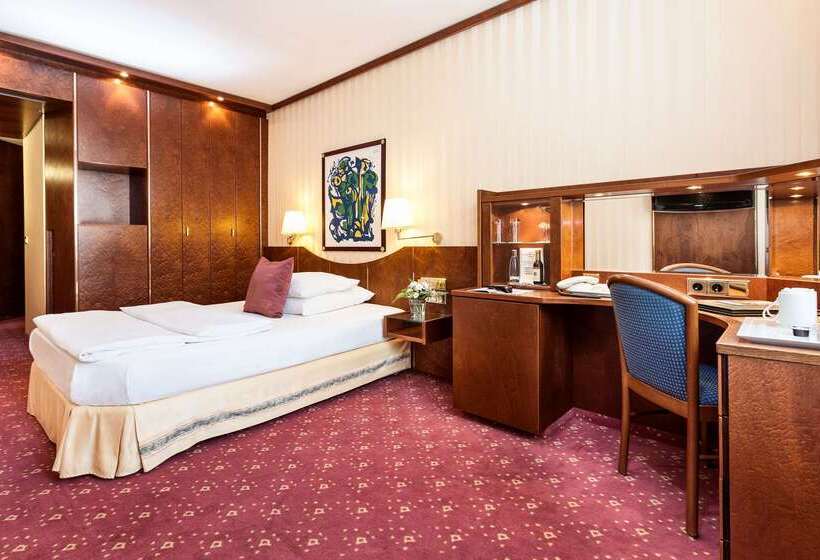 Best Western Premier Grand Hotel Russischer Hof