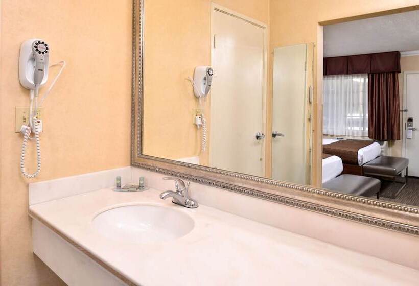 Best Western Hollywood Plaza Inn Hotel   Hollywood Walk Of Fame La