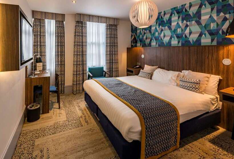 Cairn Hotel & Apartments