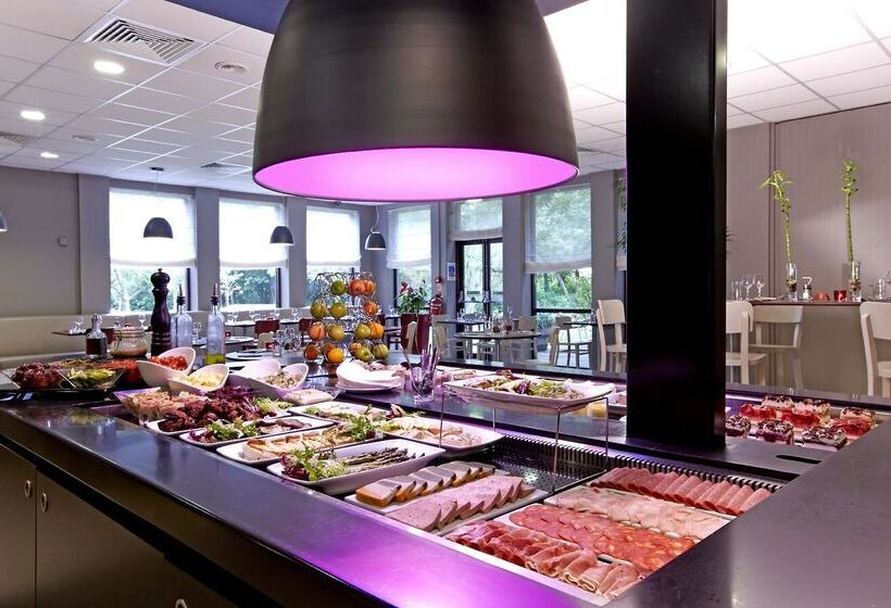 ホテル Campanile  Swindon