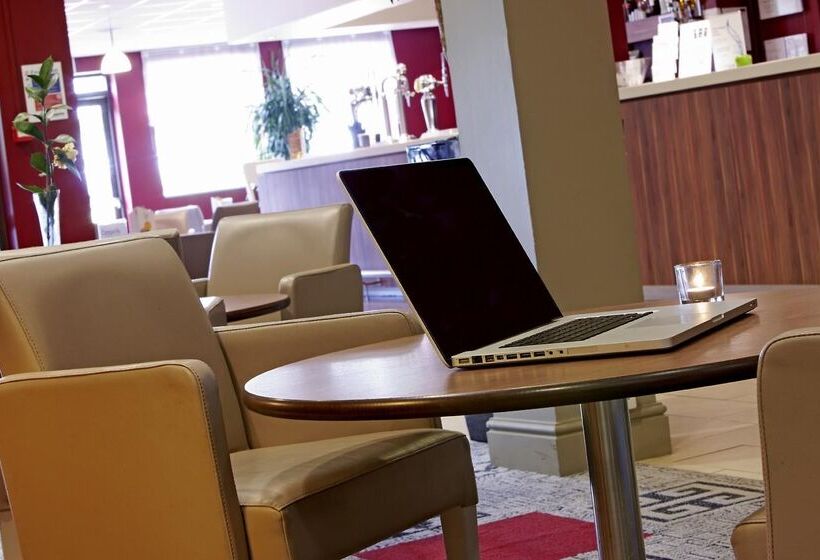 ホテル Campanile  Swindon