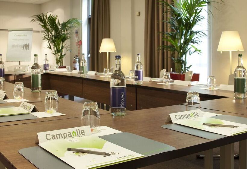 ホテル Campanile  Swindon