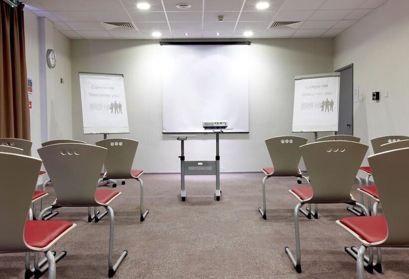 ホテル Campanile  Swindon